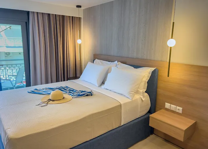 Luxury Naoum - Adults Only